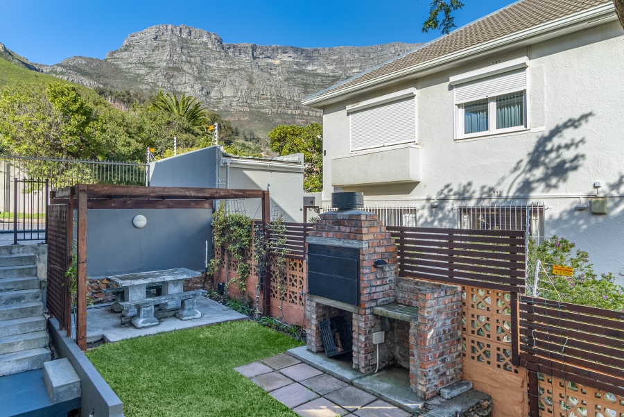 To Let 2 Bedroom Property for Rent in Vredehoek Western Cape